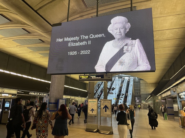 Tributes to The Queen on the London Underground