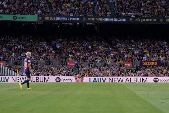 Spotify and FC Barcelona Kick off the season with pitchside LED boards promoting Artists 