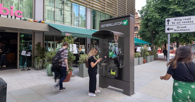 A defibrillator, as provided by JCDecaux, an OOH platform 