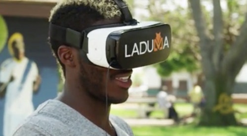 Gyasi Zardes tries LA Galaxy VR
