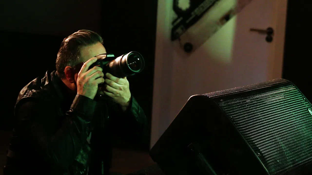 Why LinkedIn's Jason Miller spends his nights photographing rock stars ...