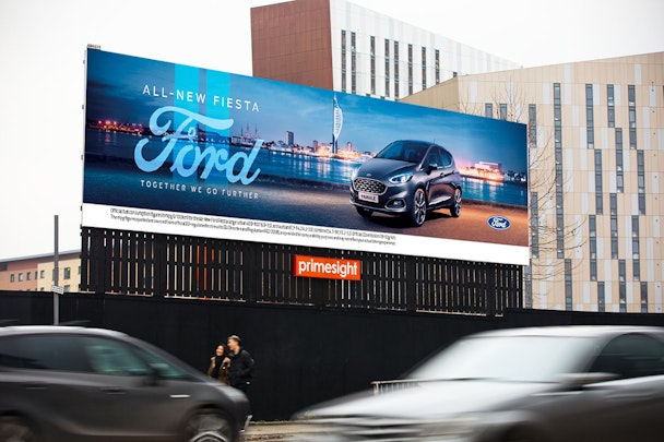 Ford gets creative with its Fiesta model by creating a responsive billboard