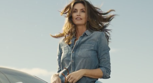 Cindy Crawford in new Pepsi ad