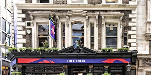 The Red Lioness in Moorgate. The Red Lioness in Moorgate.