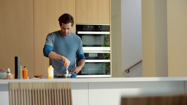 Jake Gyllenhaal making JUST Egg in his kitchen