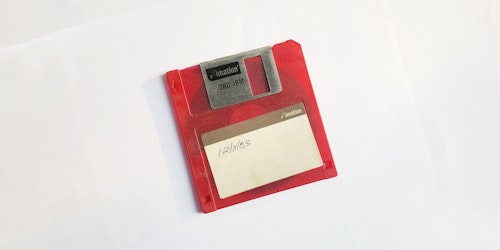A red floppy disc