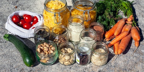 Jarred ingredients, including pasta and spices