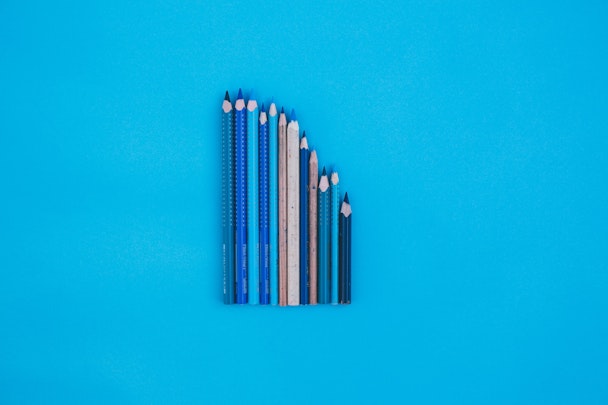 Differently-sized coloring pencils