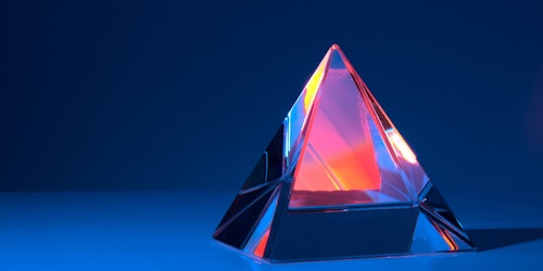 A light prism pyramid