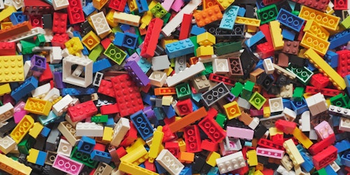An unsorted pile of Lego bricks