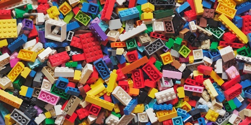 An unsorted pile of Lego bricks