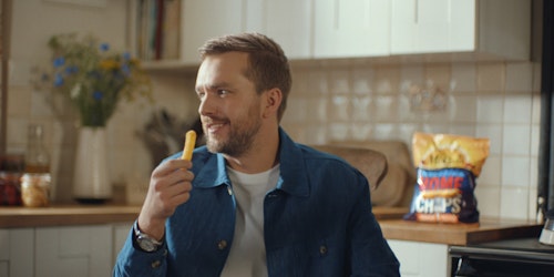'Let's all chip in' campaign from Adam & Eve DDB and McCain 