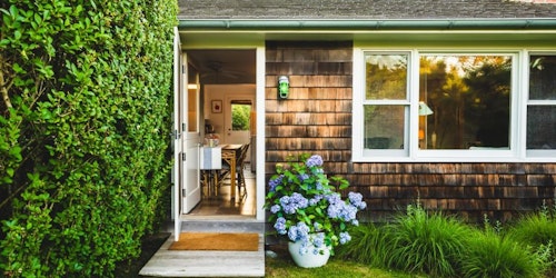 Sarah Jessica-Parker lists Hampton home on Bookings.com for public