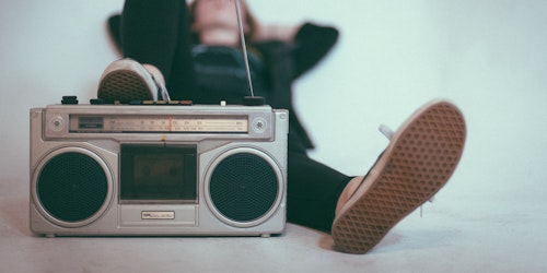 Commercial radio grows in UK