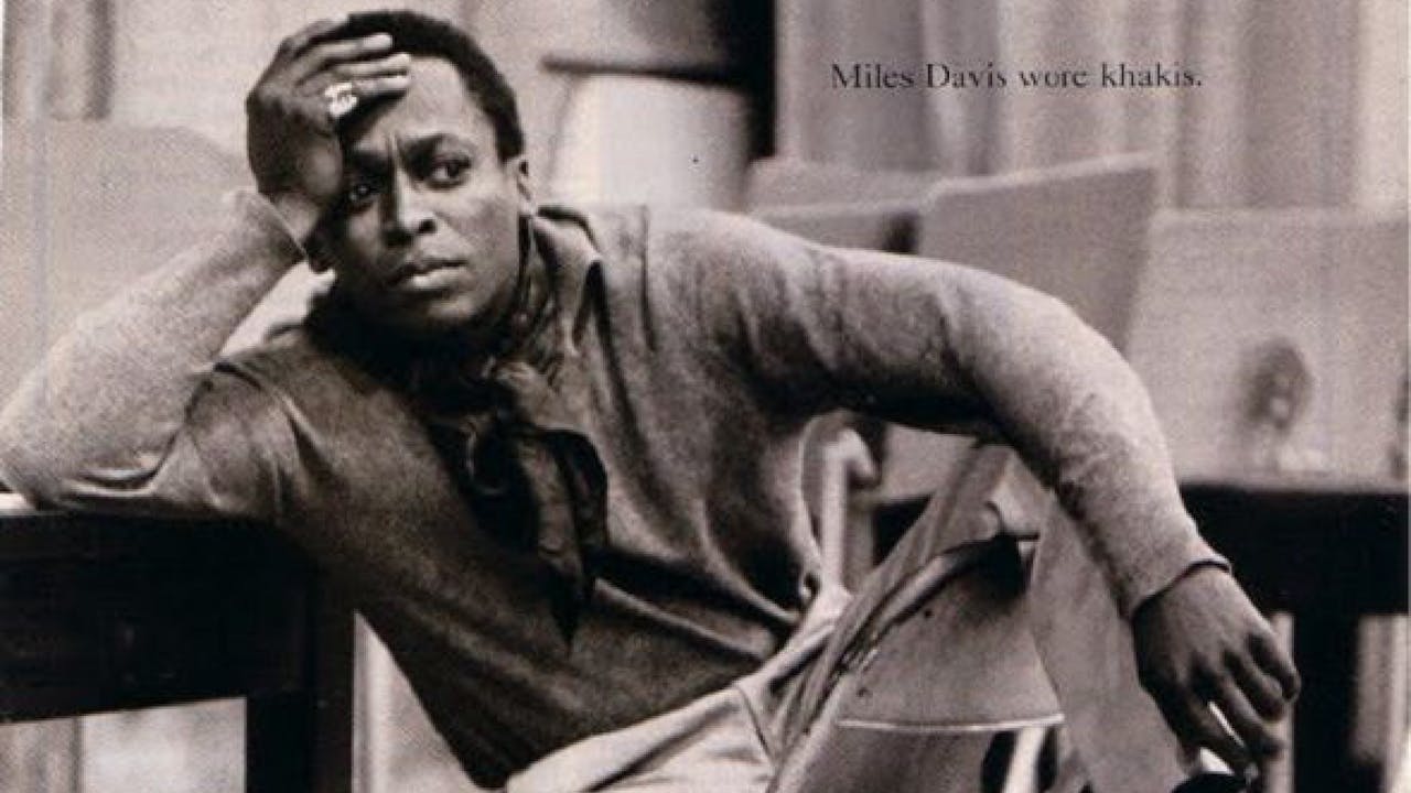 The Collapse of the Middle: How Gap's Identity Crisis Reflects a Broader Fashion Market Shift